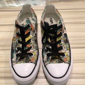 0074 - Converse Chuck Taylors Daisy Print